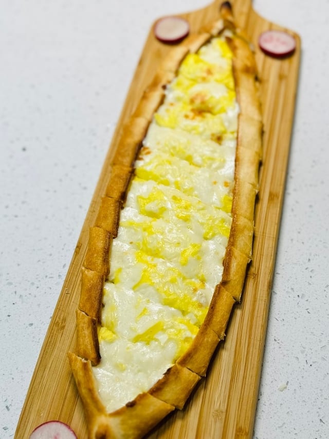 Cheese Pide.